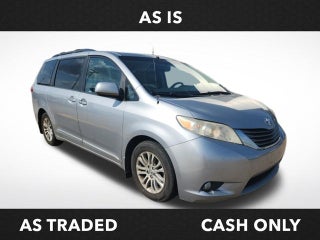 2013 Toyota Sienna XLE 8 Passenger