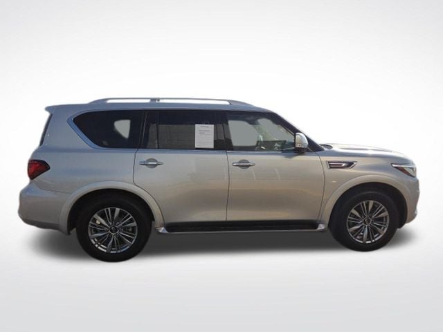 2023 INFINITI QX80 LUXE