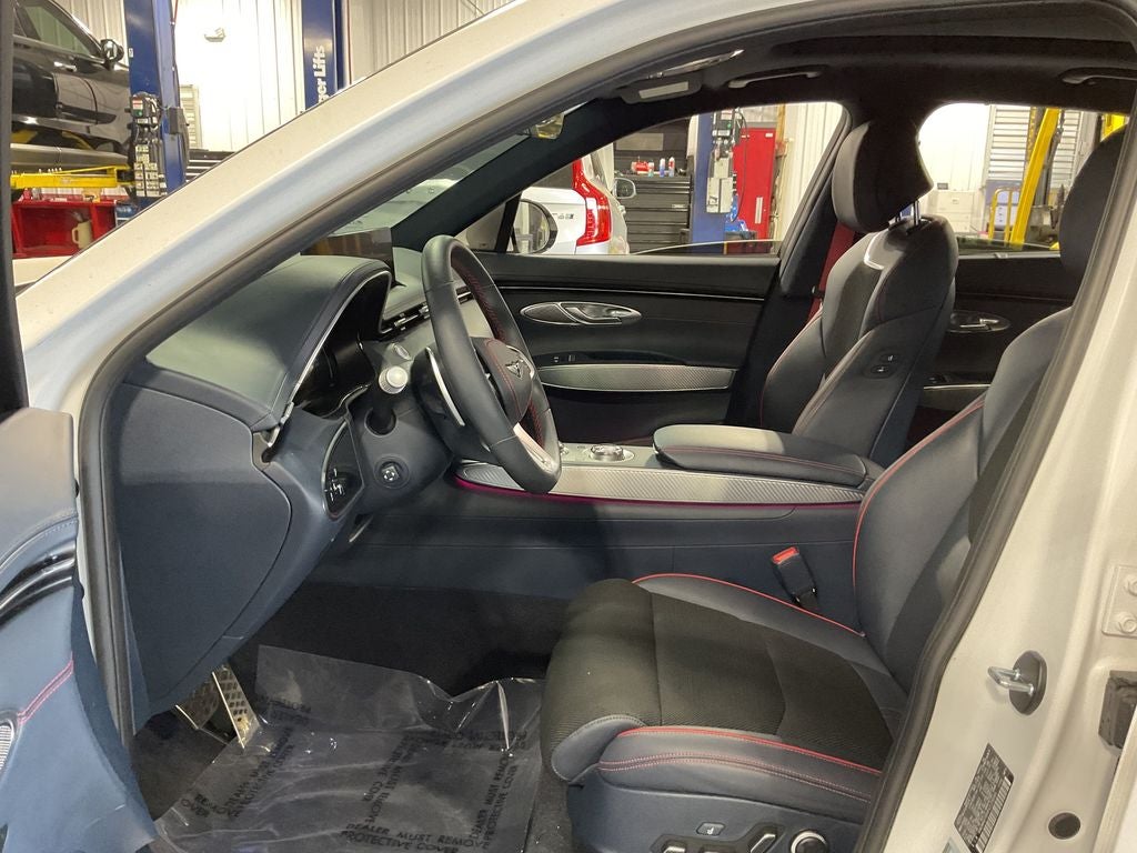 2023 Genesis GV70 2.5T