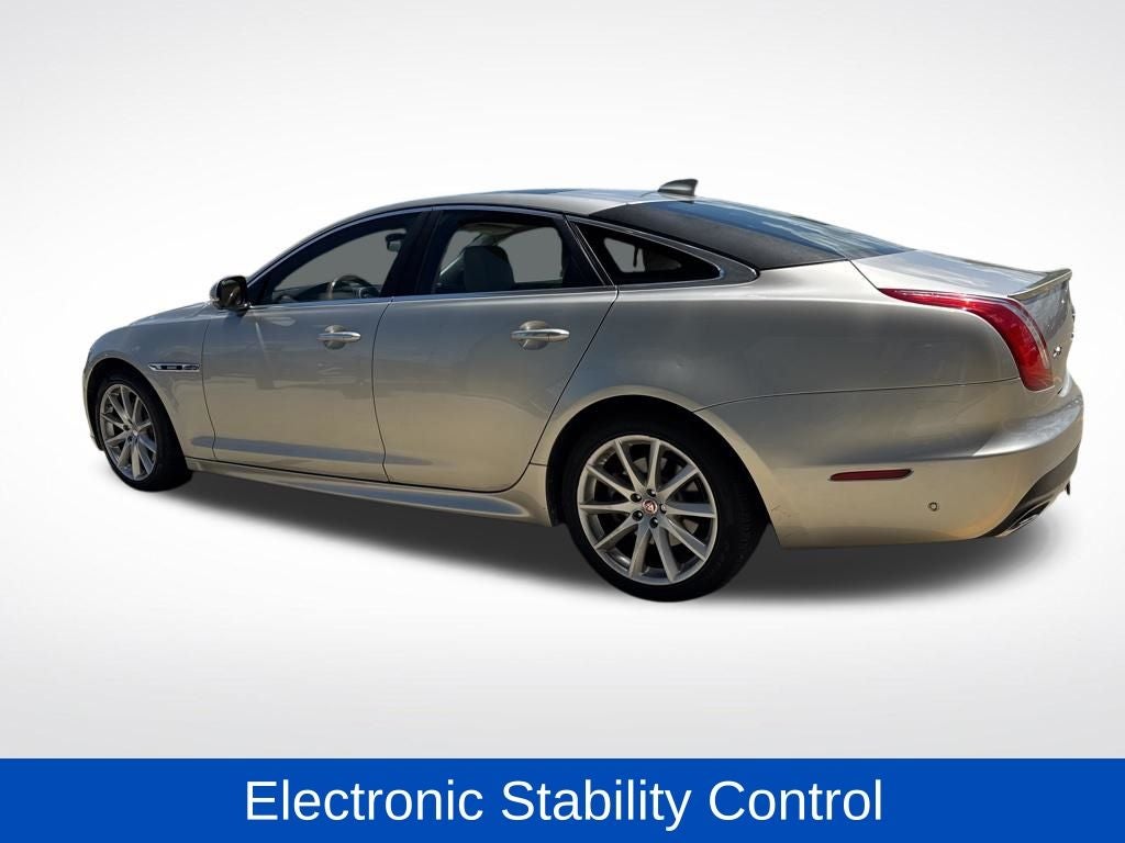 2016 Jaguar XJ R-Sport