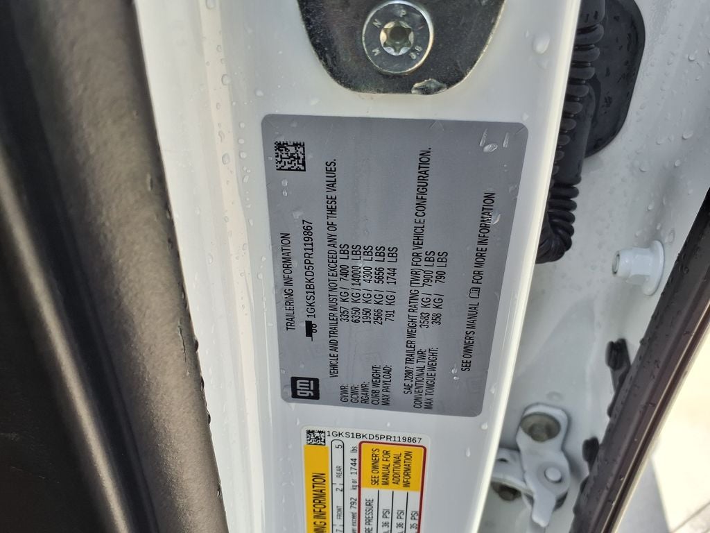 2023 GMC Yukon SLT