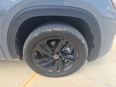 2025 Volkswagen Atlas Cross Sport 2.0T SEL R-Line Black