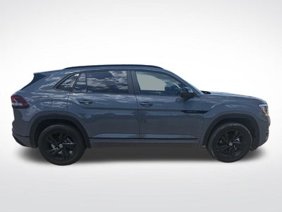 2025 Volkswagen Atlas Cross Sport 2.0T SEL R-Line Black