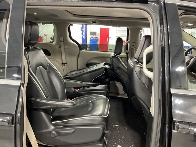 2023 Chrysler Pacifica Hybrid Limited