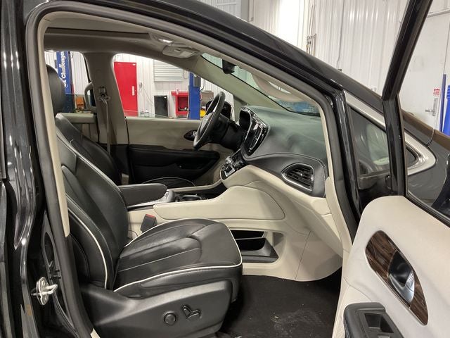 2023 Chrysler Pacifica Hybrid Limited