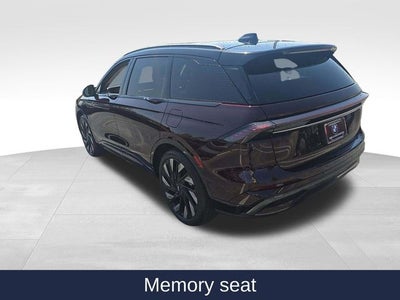 2025 Lincoln Nautilus Reserve