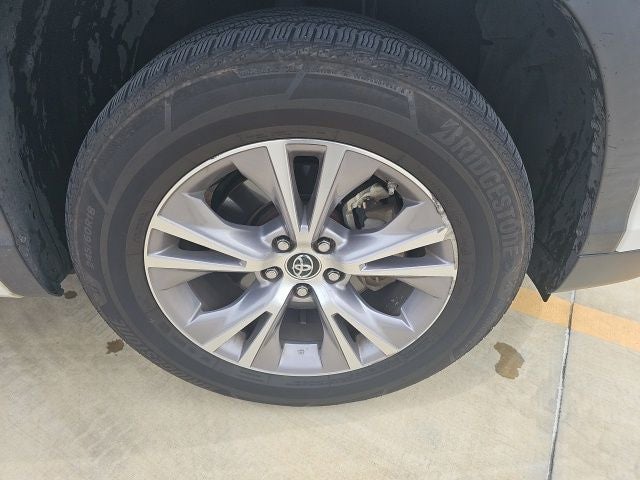 2016 Toyota Highlander LE Plus V6