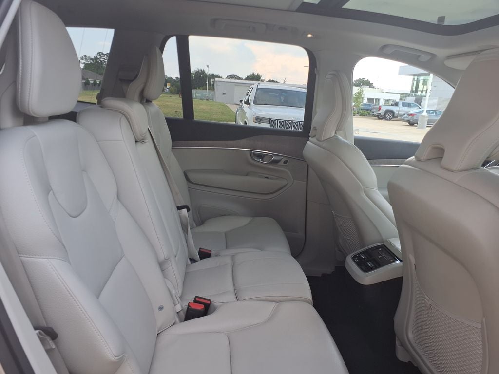 2024 Volvo XC90 B6 Plus Bright Theme
