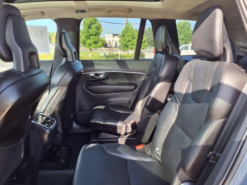 2020 Volvo XC90 T6 Momentum