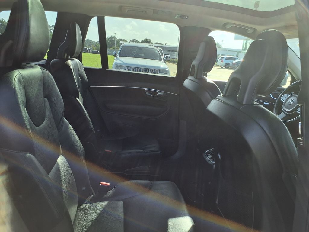 2020 Volvo XC90 T6 Momentum