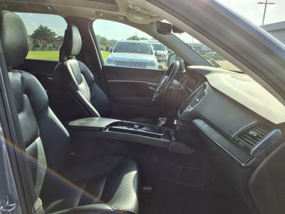2020 Volvo XC90 T6 Momentum