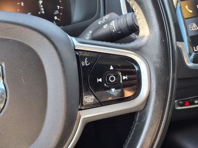 2020 Volvo XC90 T6 Momentum