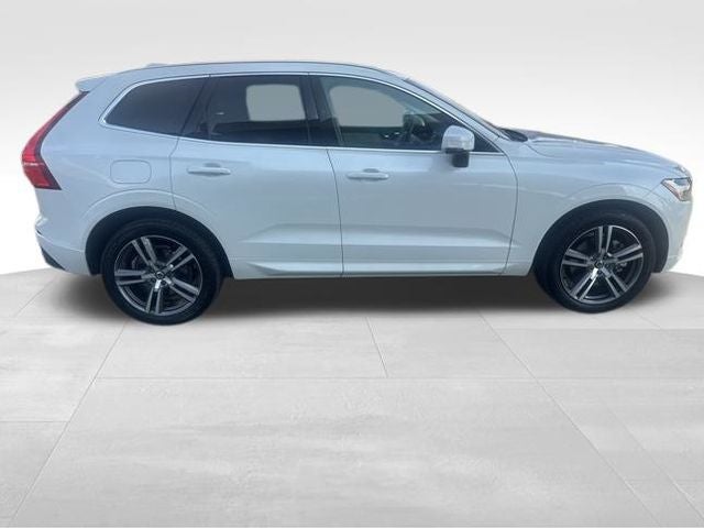 2021 Volvo XC60 T6 Momentum