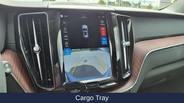 2023 Volvo XC60 B5 Ultimate Bright Theme