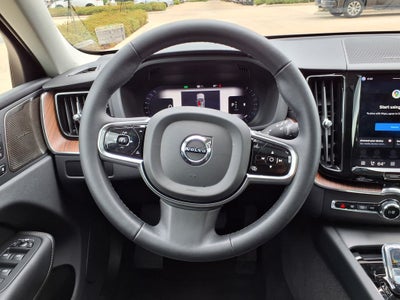 2023 Volvo XC60 B5 Ultimate Bright Theme