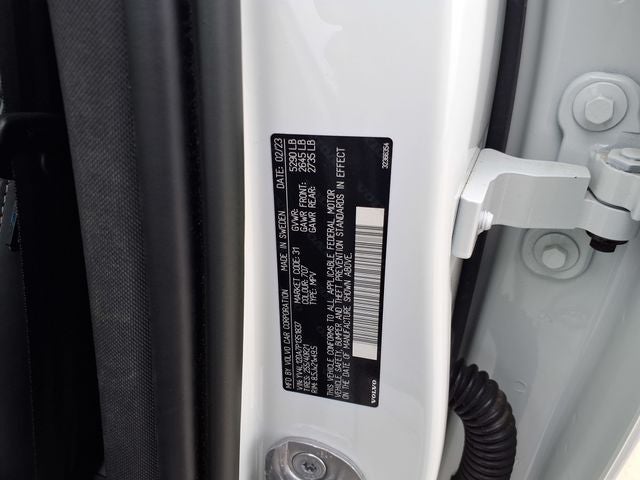 2023 Volvo XC60 B5 Ultimate Bright Theme