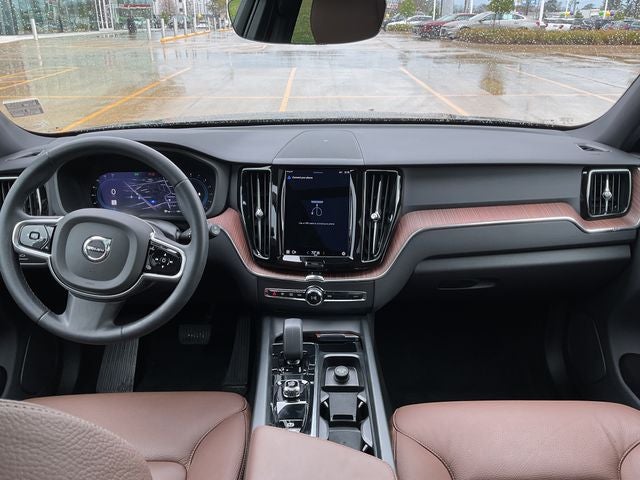 2023 Volvo XC60 B5 Plus Bright Theme