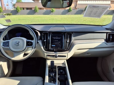 2023 Volvo XC60 B5 Plus Dark Theme