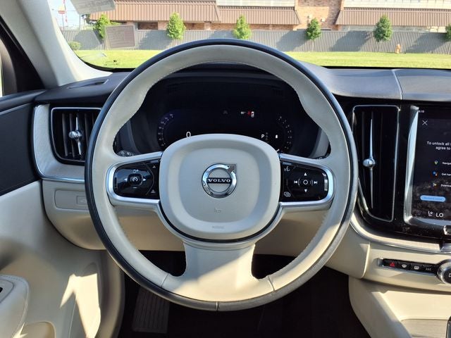 2023 Volvo XC60 B5 Plus Dark Theme