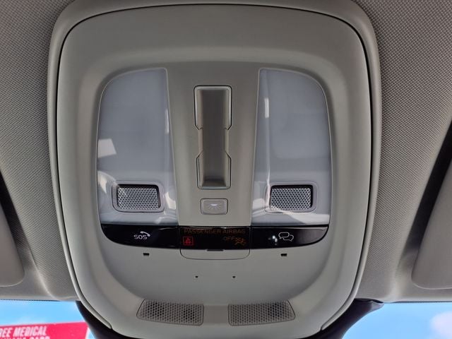 2023 Volvo XC60 B5 Plus Dark Theme