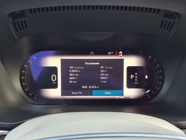 2023 Volvo XC60 B5 Plus Dark Theme