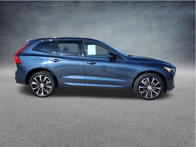 2023 Volvo XC60 B5 Plus Dark Theme