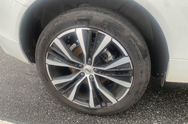 2023 Volvo XC60 B5 Plus Dark Theme