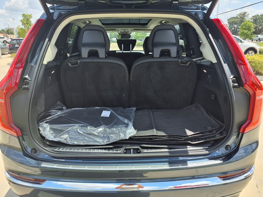 2024 Volvo XC90 B5 Plus