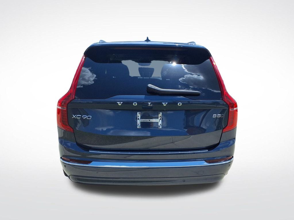 2024 Volvo XC90 B5 Plus