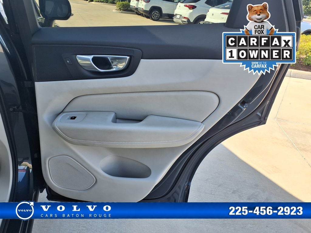 2024 Volvo XC60 B5 Plus Dark Theme