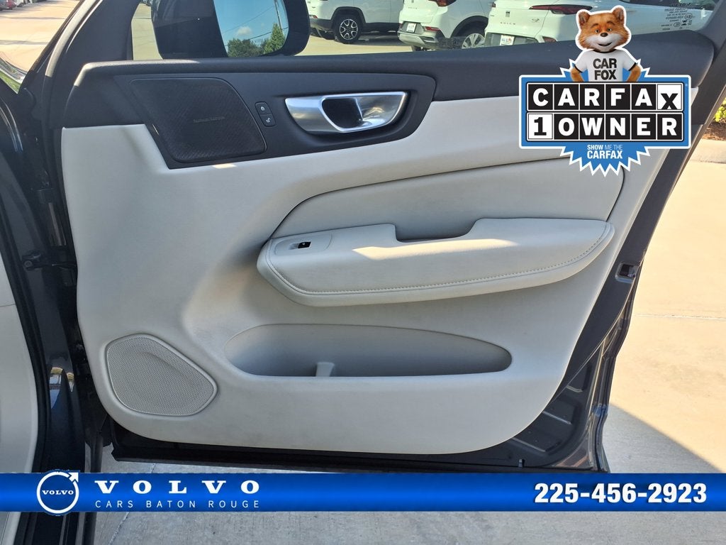 2024 Volvo XC60 B5 Plus Dark Theme