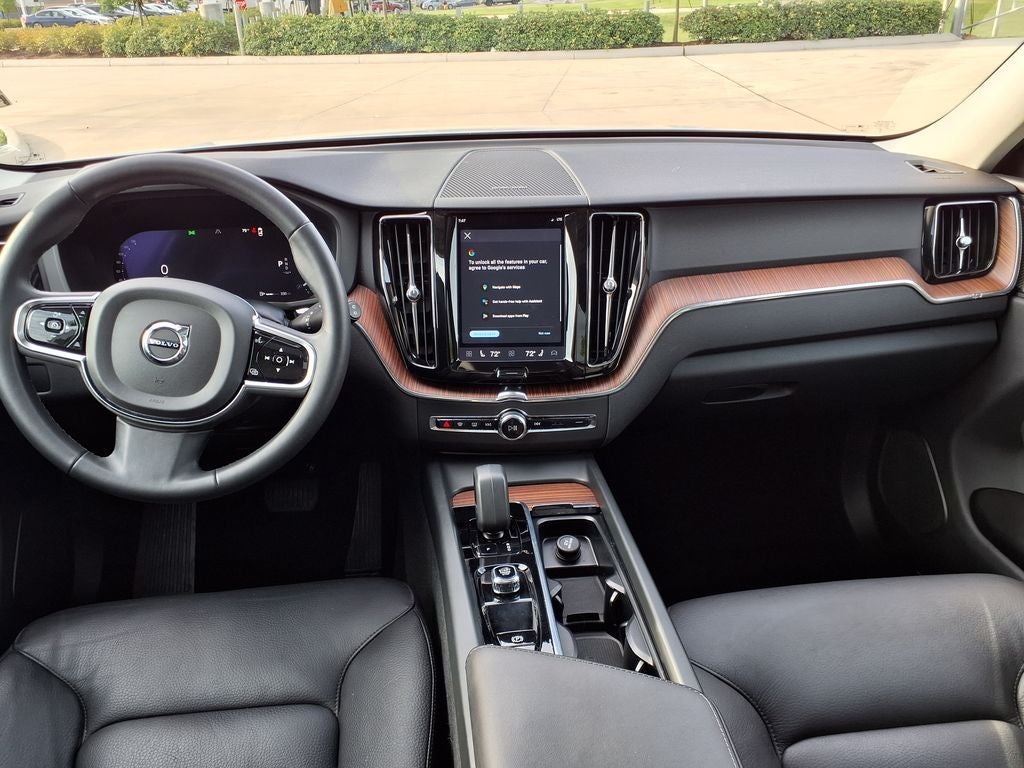2024 Volvo XC60 B5 Plus Dark Theme