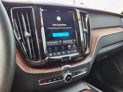 2024 Volvo XC60 B5 Plus Dark Theme
