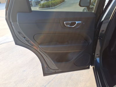 2023 Volvo XC60 B5 Plus Dark Theme