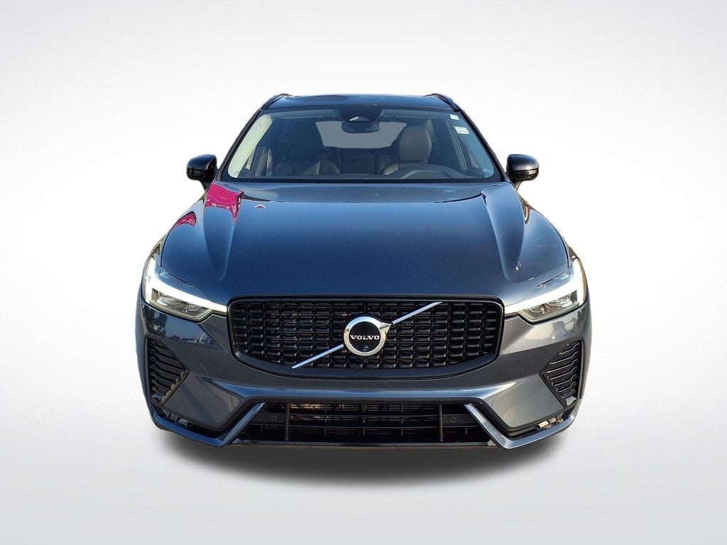 2023 Volvo XC60 B5 Plus Dark Theme