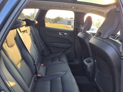 2023 Volvo XC60 B5 Plus Dark Theme