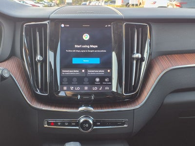 2023 Volvo XC60 B5 Plus Dark Theme