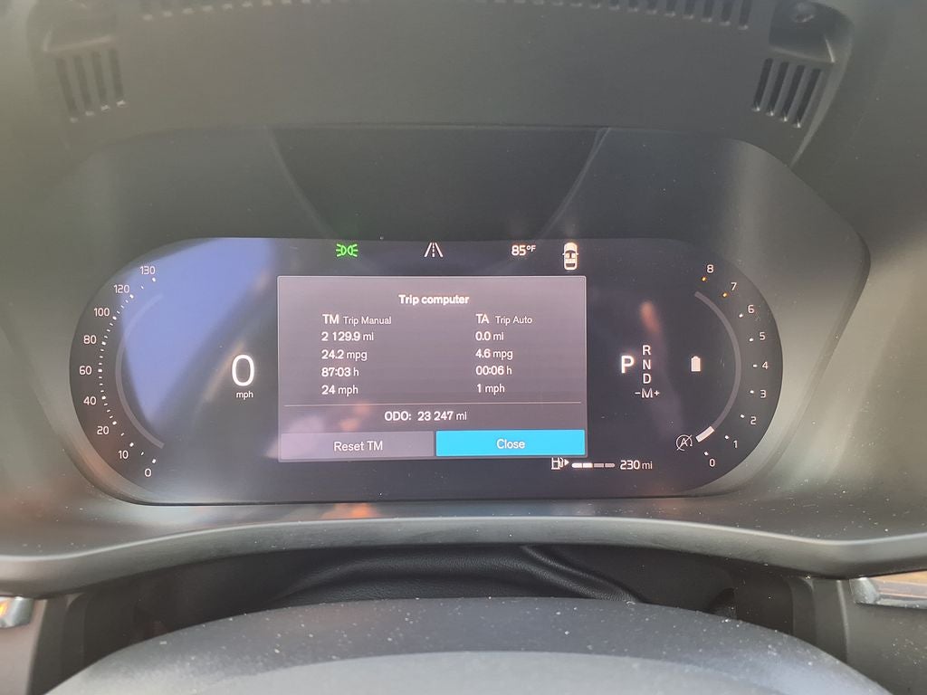 2023 Volvo XC60 B5 Plus Dark Theme