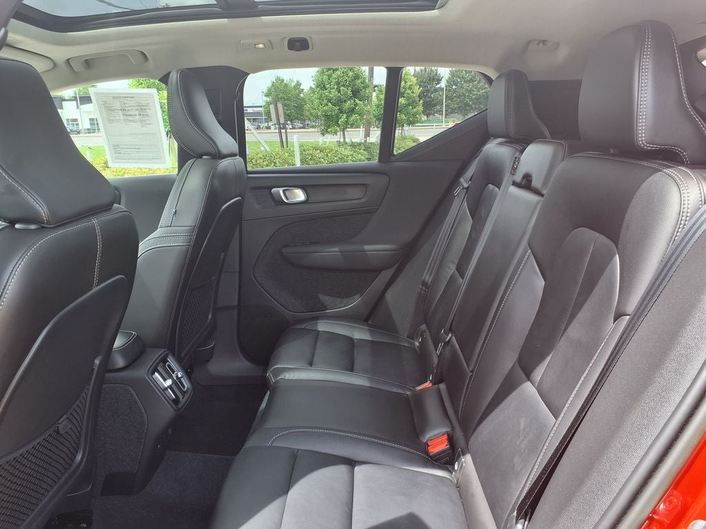 2023 Volvo XC40 Ultimate
