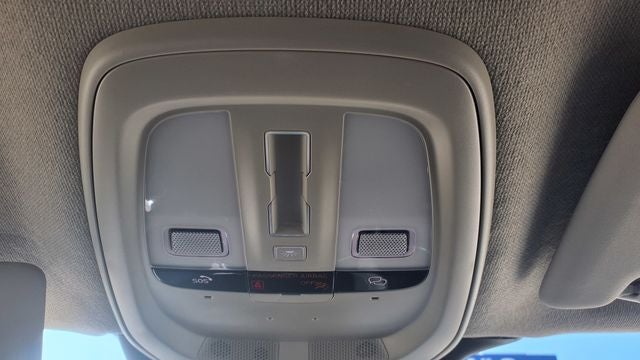 2024 Volvo XC40 B5 Plus Dark Theme