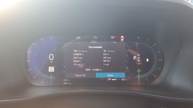 2024 Volvo XC40 B5 Plus Dark Theme