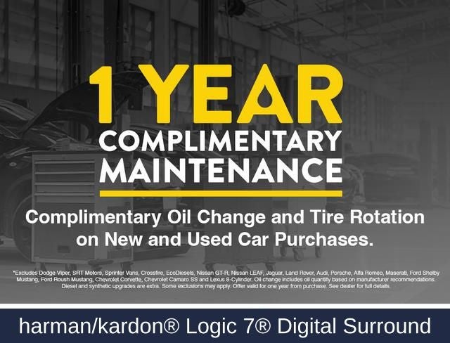 2024 Volvo XC40 B5 Plus Dark Theme