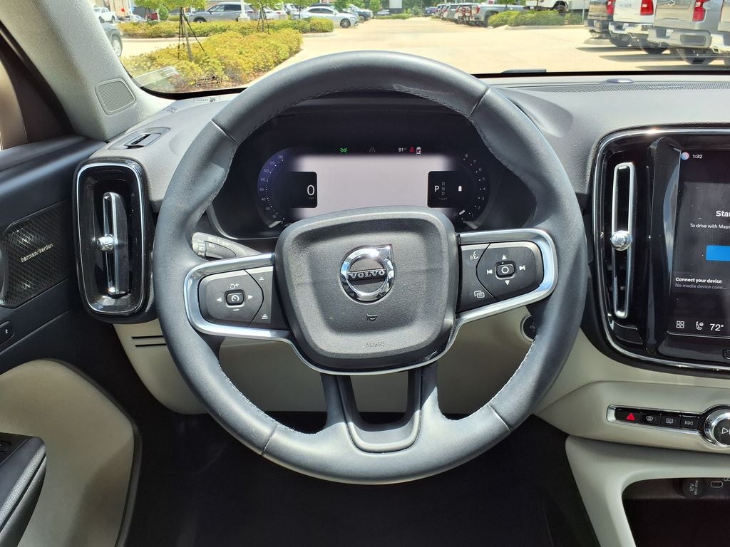 2023 Volvo XC40 Ultimate