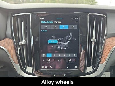 2025 Volvo V60 Cross Country B5 Plus