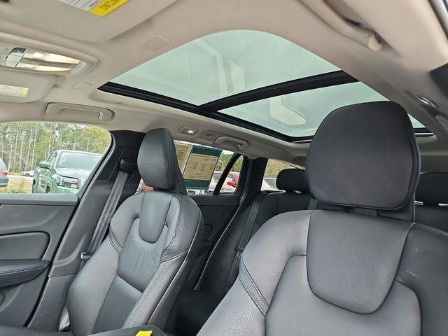 2025 Volvo V60 Cross Country B5 Plus