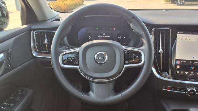 2025 Volvo V60 Cross Country B5 Plus