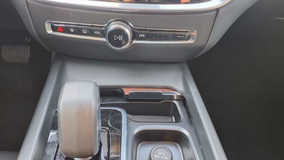 2025 Volvo V60 Cross Country B5 Plus