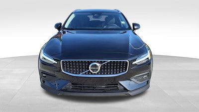 2025 Volvo V60 Cross Country B5 Plus