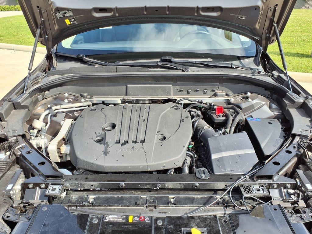 2025 Volvo XC60 B5 Plus