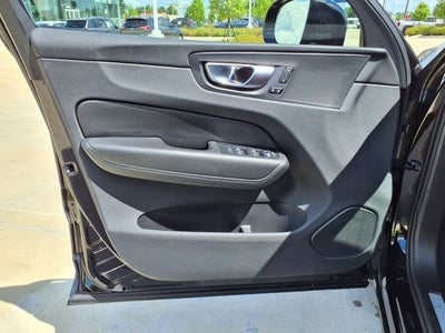 2025 Volvo XC60 B5 Core